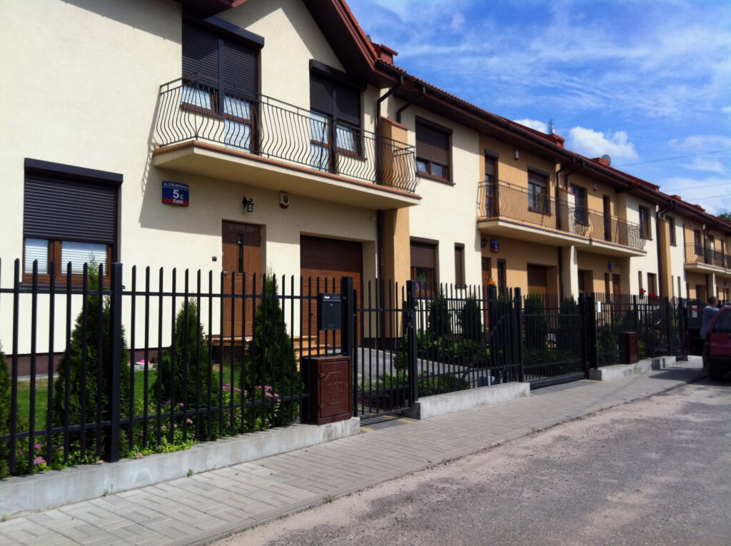 Segmenty przy Chełmońskiego