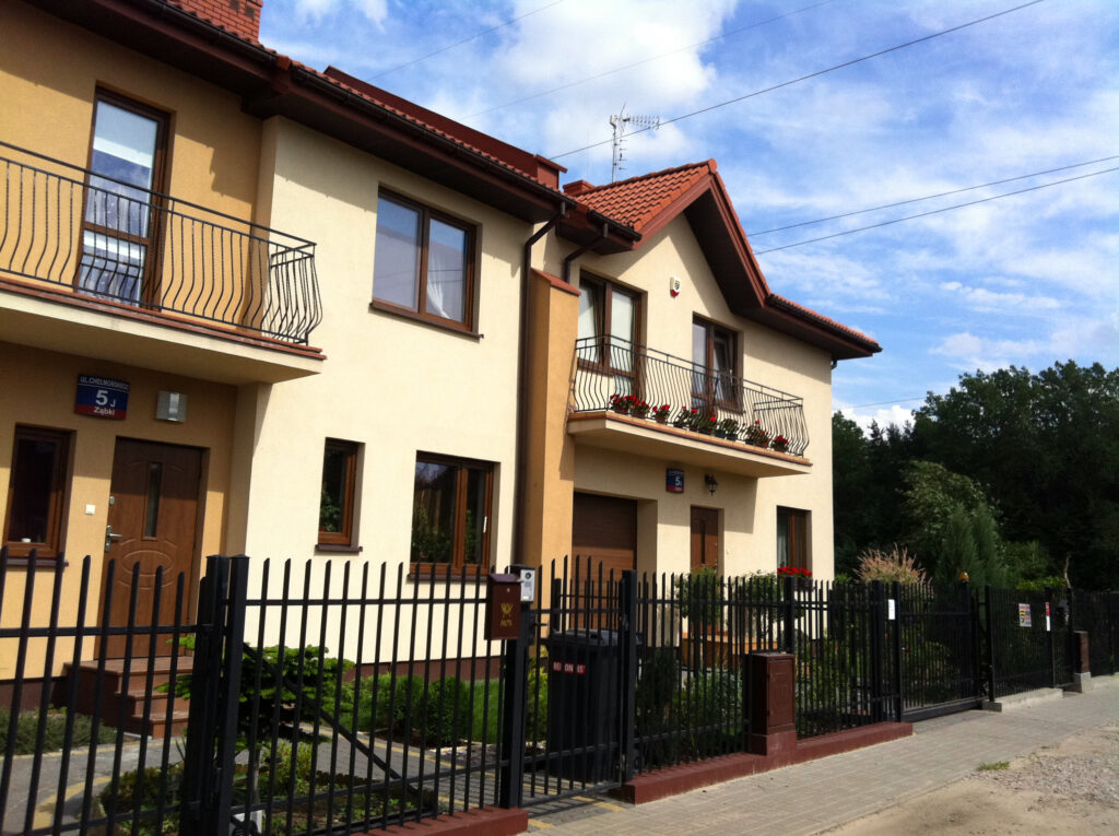 Segmenty przy Chełmońskiego